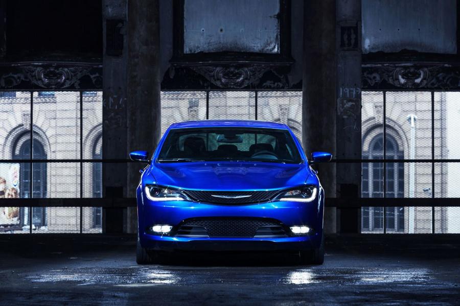  Chrysler 200 2015 года  (фото 74 из 207)